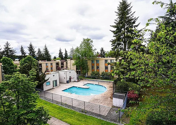 Modern Microsoft Redmond Campus Condo With Balcony