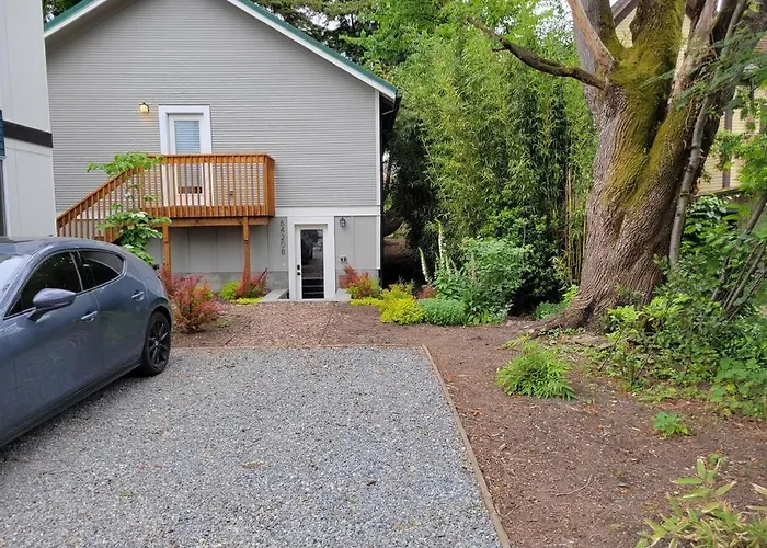Artistic Georgetown Retreat In Seattle