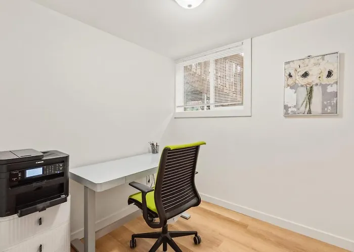 Parkside Escape Oasis In Bellevue Fully Fenced