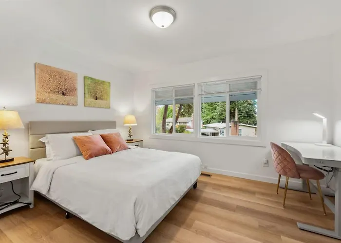 Parkside Escape Oasis In Bellevue Fully Fenced