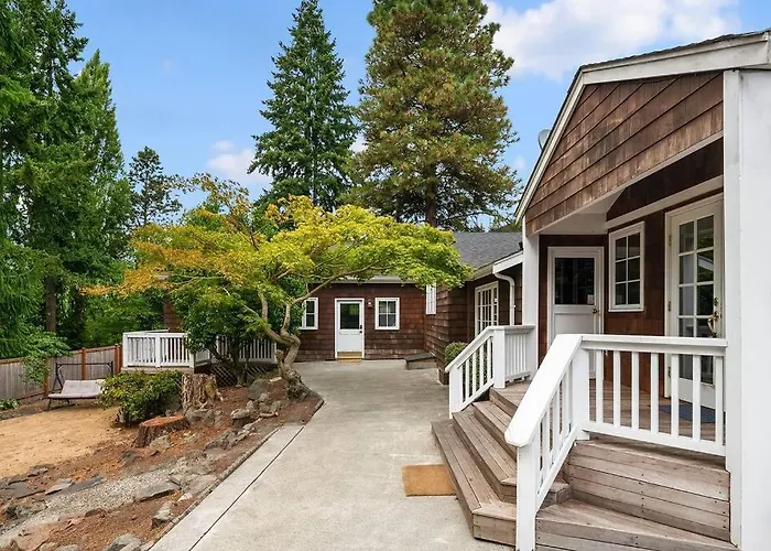 Dt Bellevue Hidden Gem With A View & Ac